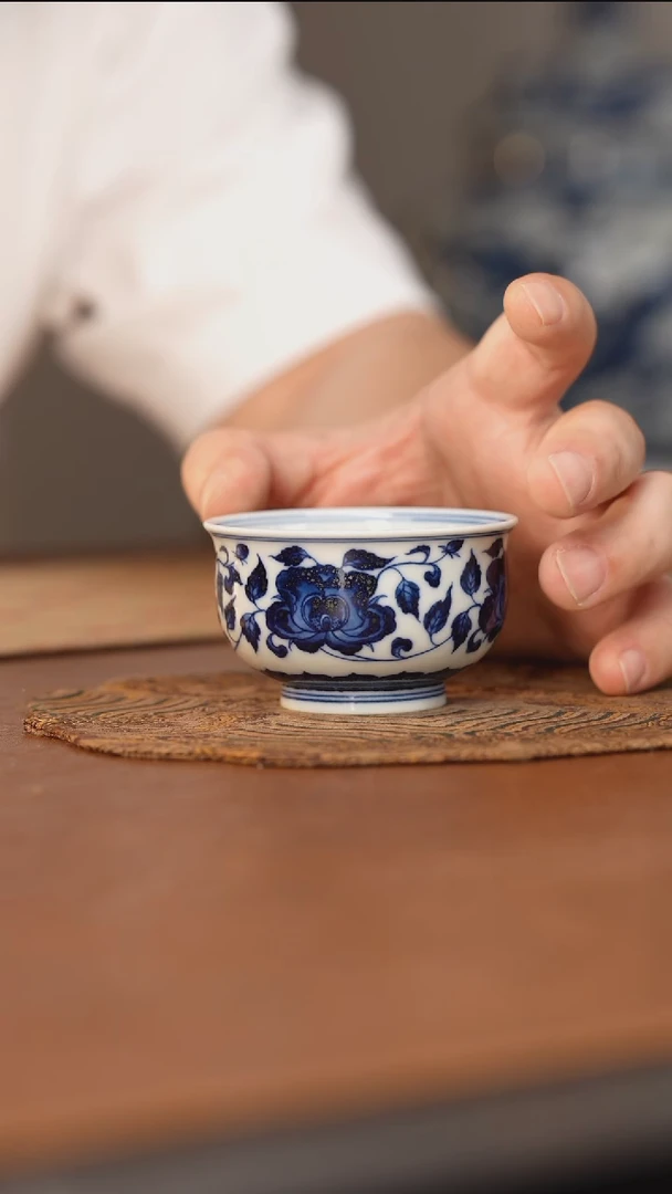 杯尚镇雅器青花花卉