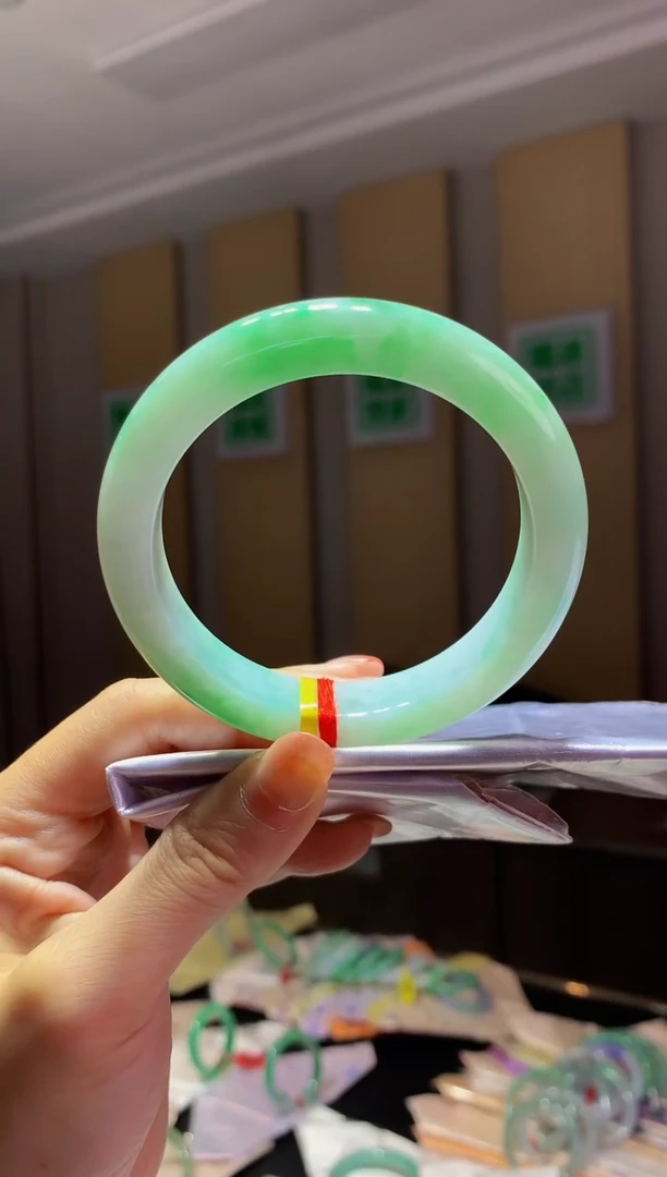 未镶嵌手镯翡翠-C171 圈口60.8