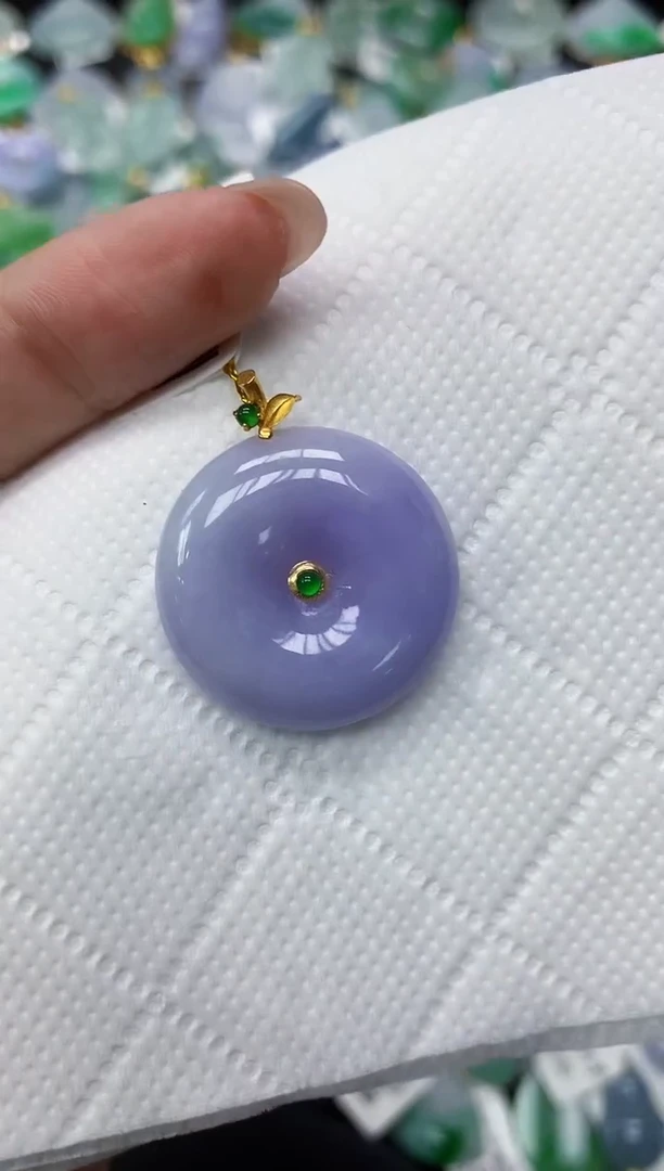 翡翠18K金镶嵌颈饰11111111111