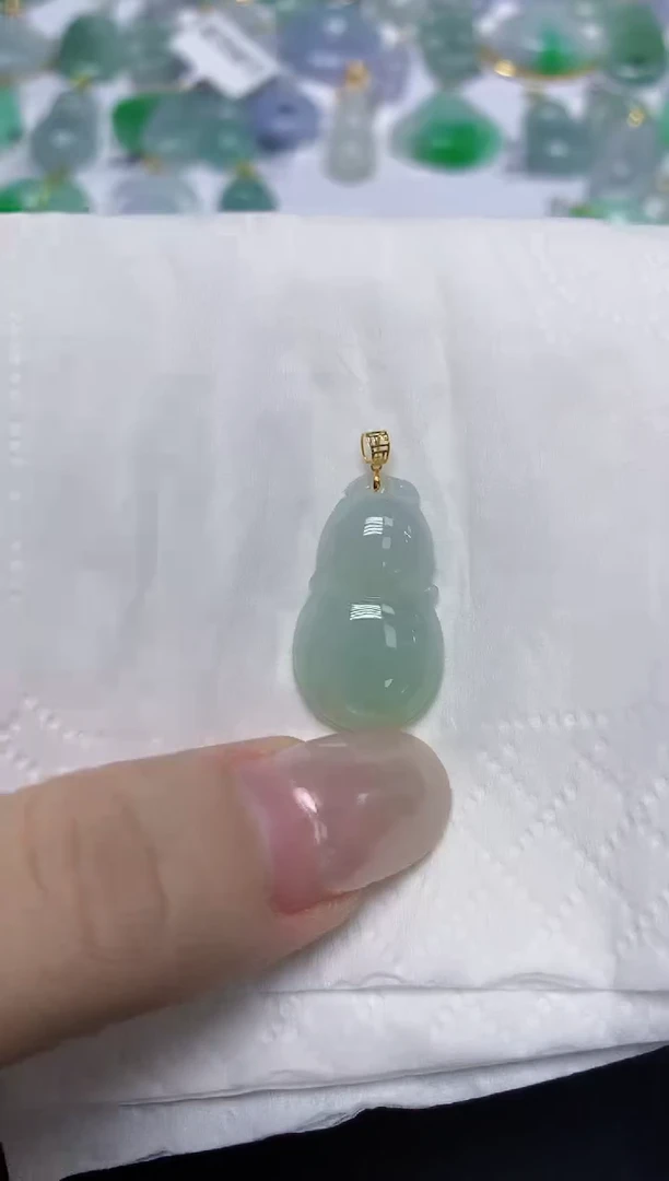 翡翠18K金镶嵌颈饰天然缅甸翡翠A货