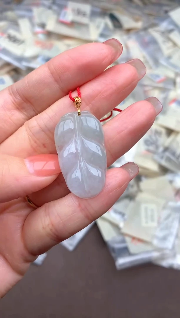 翡翠挂件18K金镶嵌一