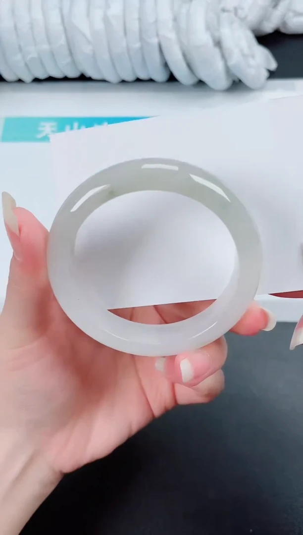 【闪购商品】石英质玉手镯未镶嵌205-55.5