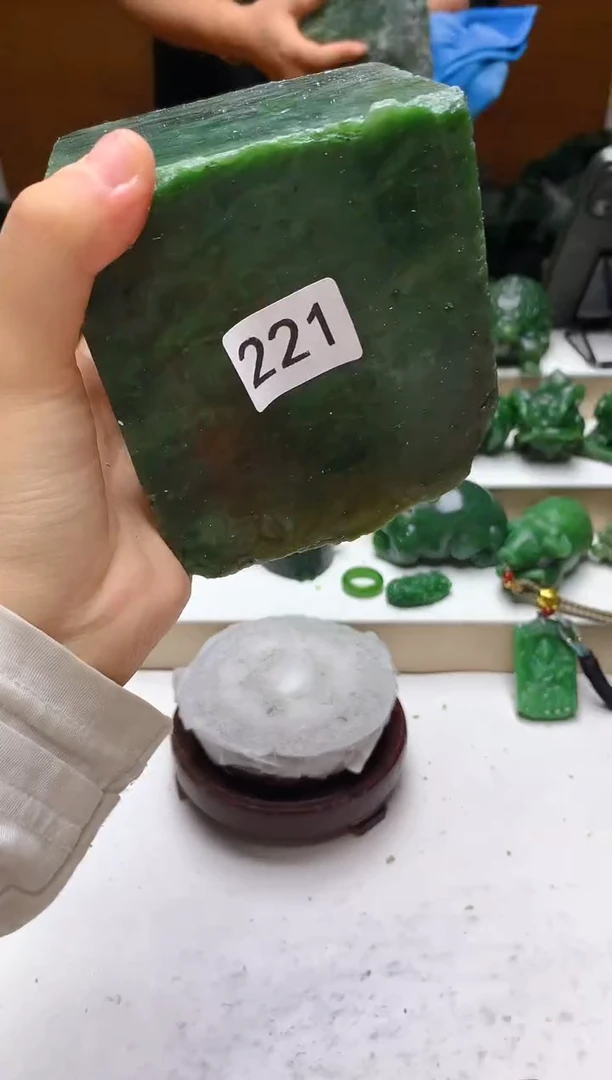 未镶嵌和田玉（碧玉）珠宝半成品1