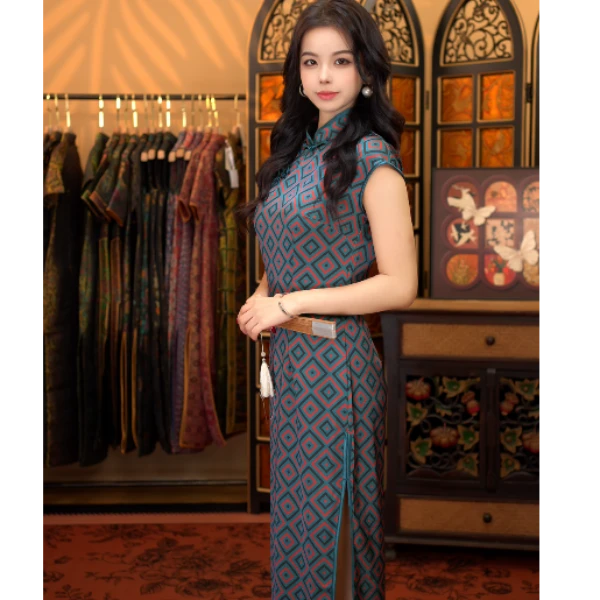 白幼秀2026古法旗袍复古气质优雅提花中式走秀5824