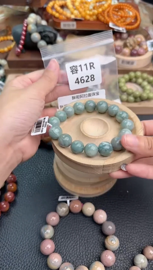 石英质玉手链未镶嵌今****吖11R4628