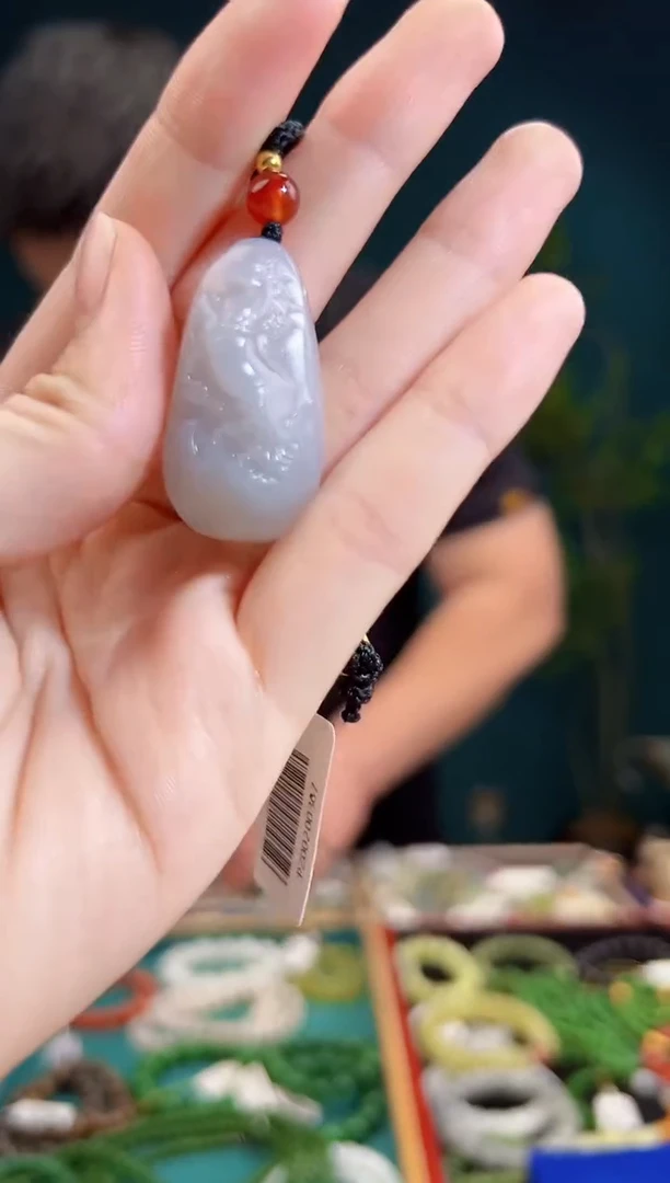 颈饰未镶嵌和田玉一物一证 拍一单发一个