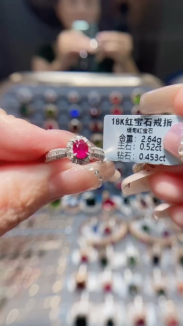 18K金镶嵌戒指红宝石0.52.