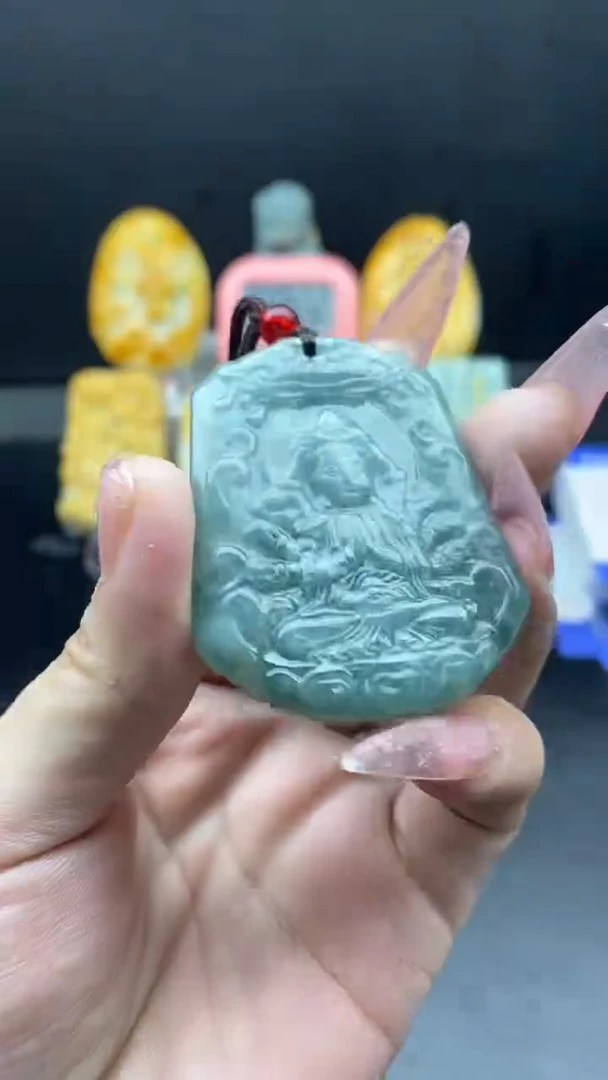 翡翠未镶嵌颈饰挂件