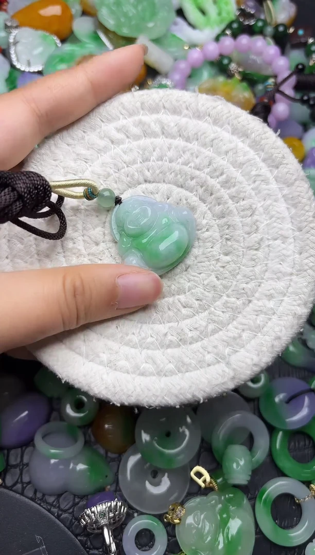 颈饰未镶嵌翡翠缅甸翡翠吊坠