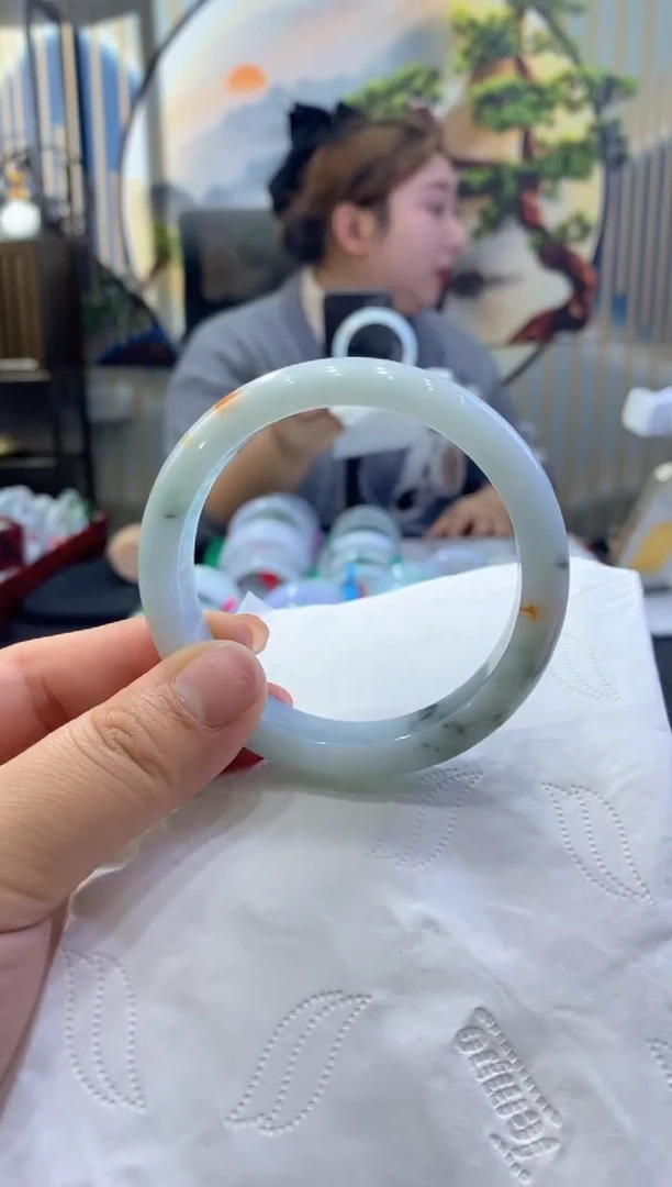 【闪购商品】翡翠手镯未镶嵌多人03825