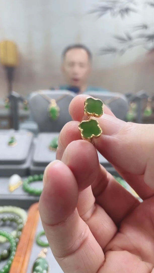 银S925镀金镶嵌和田玉耳饰银S925镀金镶嵌 和田玉 耳饰