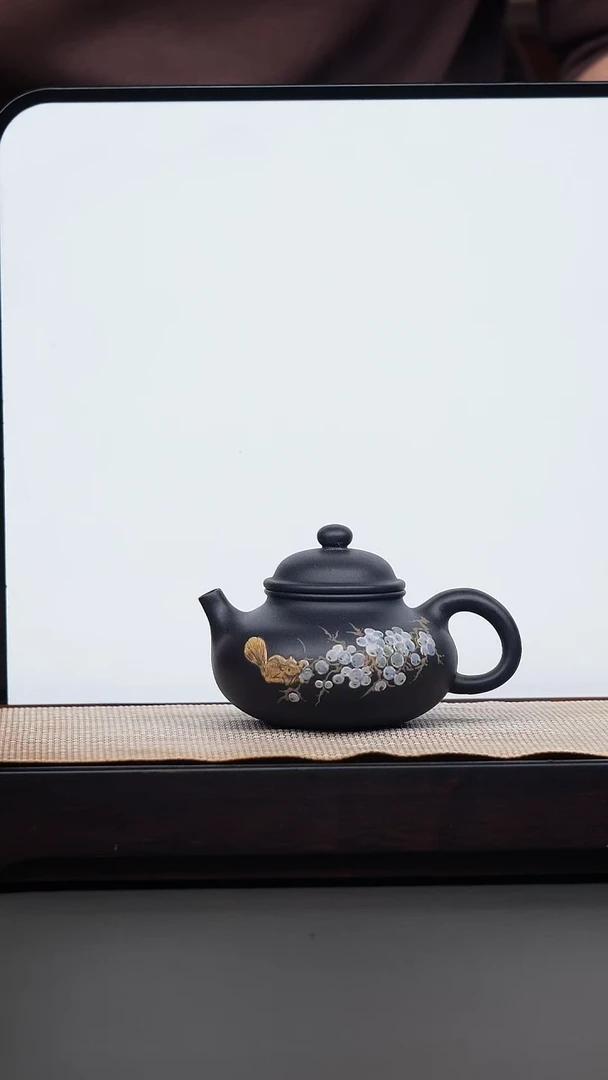 茶壶紫砂黑泥泥绘容天