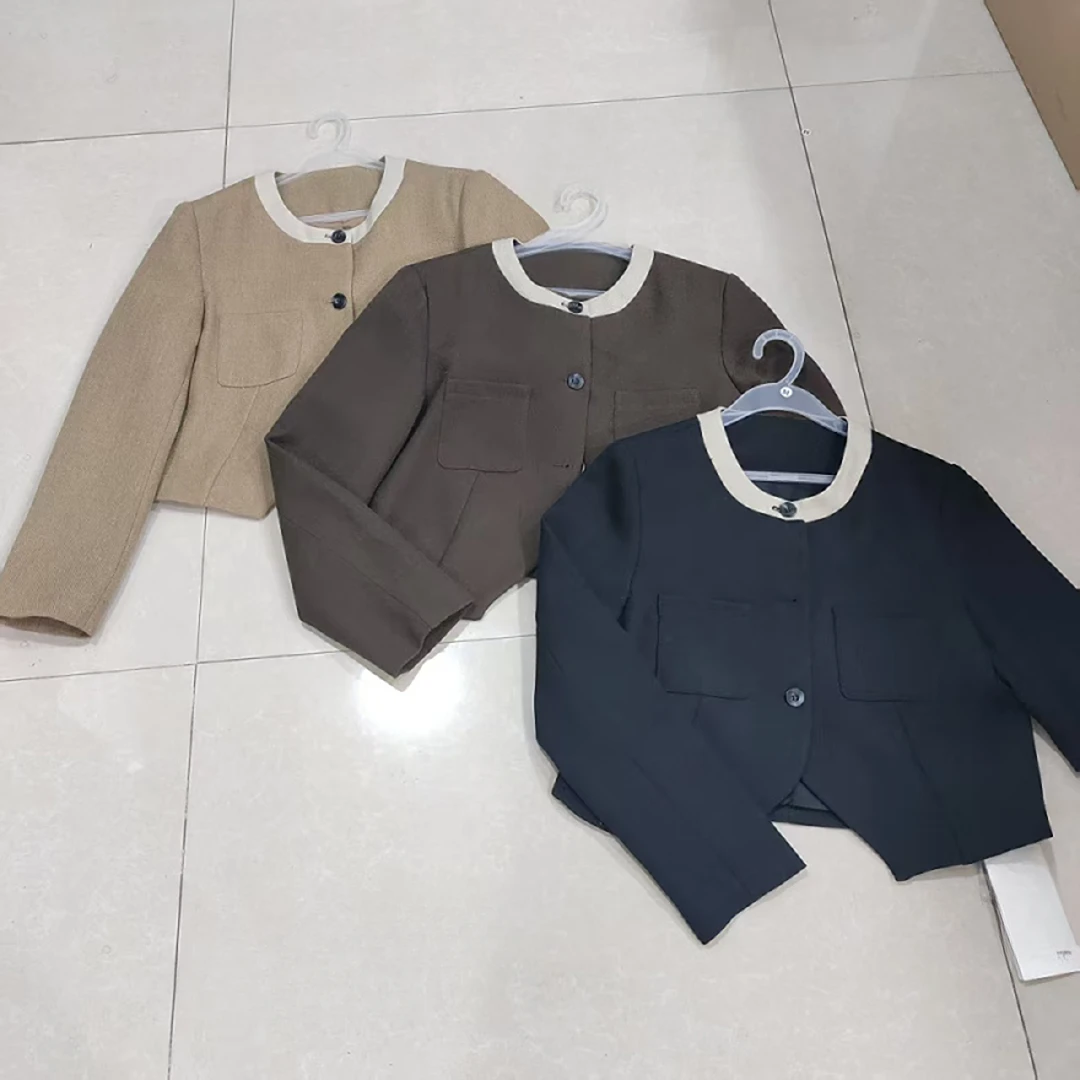 806款 三色圆领方兜小香风外套