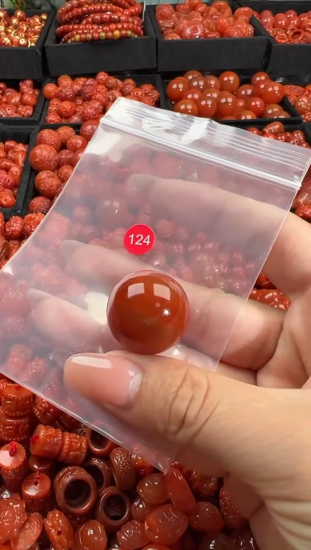 南红玛瑙未镶嵌颈饰硕1