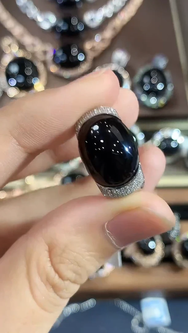 18K金镶嵌戒指翡翠C105