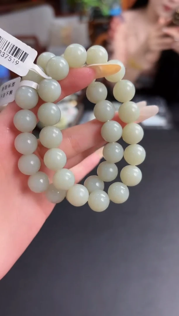 手串未镶嵌和田玉董小姐推荐 多样性发货 拍一发一tkl