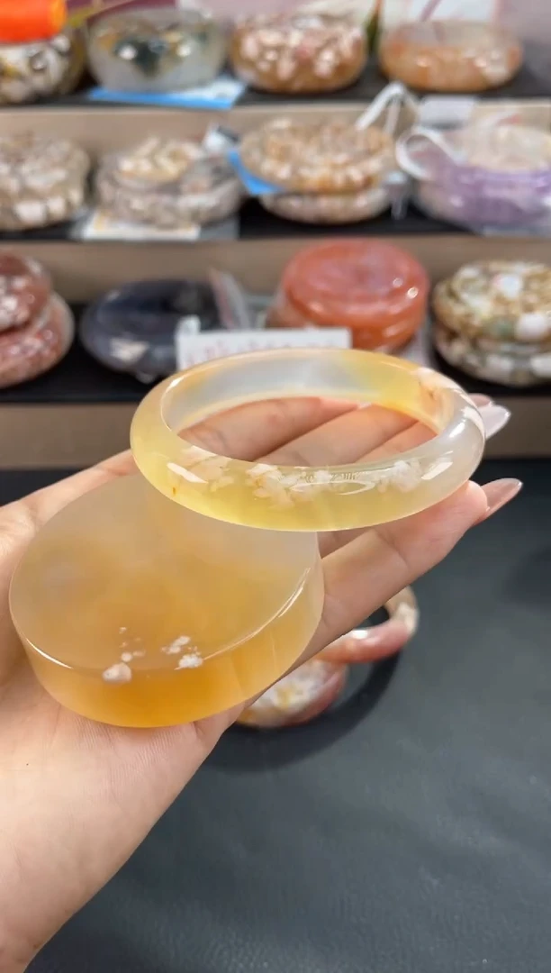 未镶嵌手镯石英质玉59