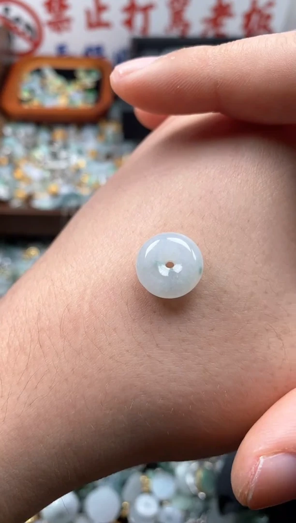 【闪购商品】翡翠颈饰未镶嵌新年快乐！