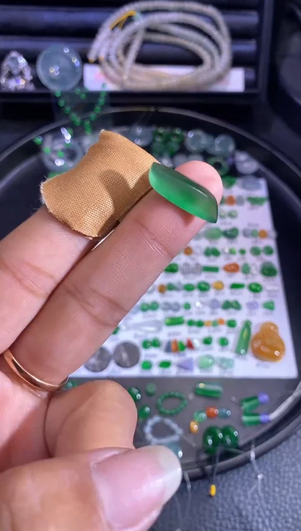 未镶嵌挂件翡翠随行