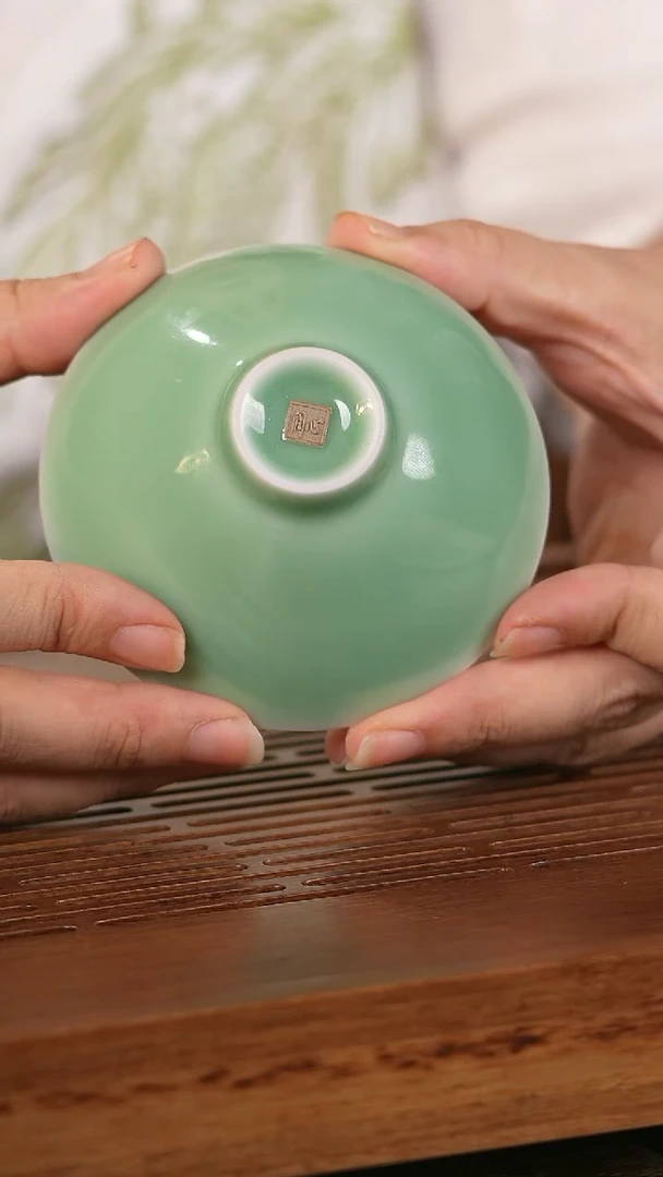 龙泉青瓷梅子青斗笠