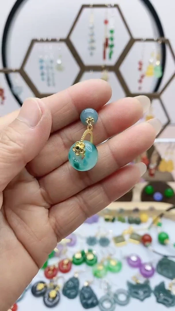 未镶嵌石英质玉（天山翠）耳饰647