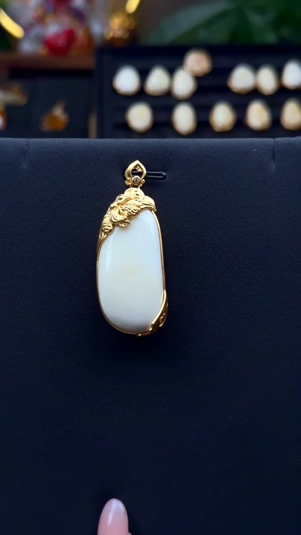 蜜蜡吊坠(赠链)银S925镶嵌白蜡吊坠