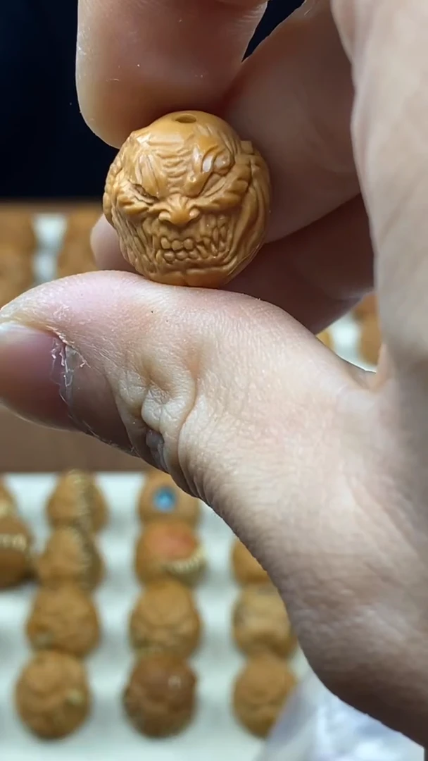 吊坠猴头核桃羊角 恶僧