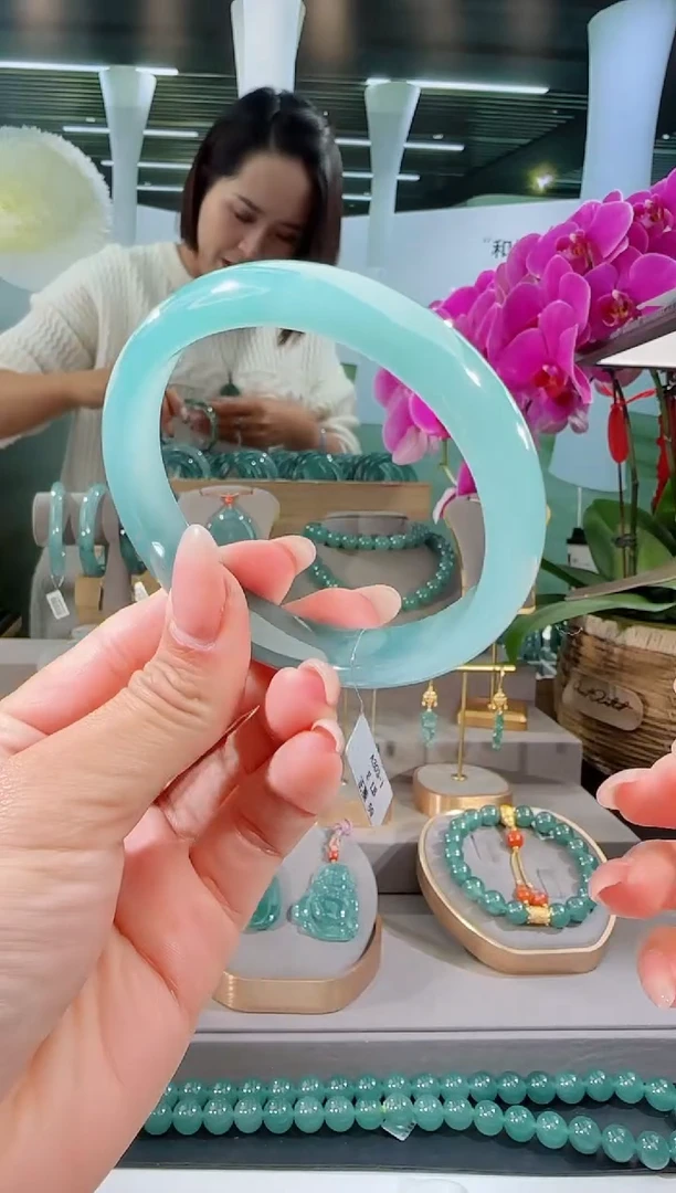 【闪购商品】翡翠手镯未镶嵌59圈