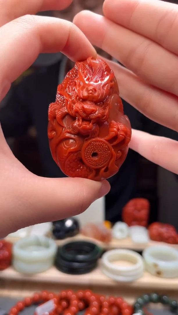 颈饰未镶嵌南红玛瑙吊坠