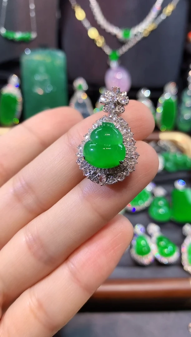 吊坠(不含链)18K金镶嵌翡翠吊坠