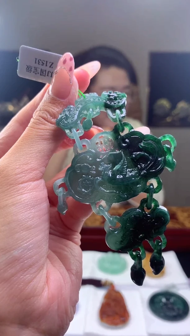 【闪购商品】定制翡翠未镶嵌挂件发货（拍一发一）