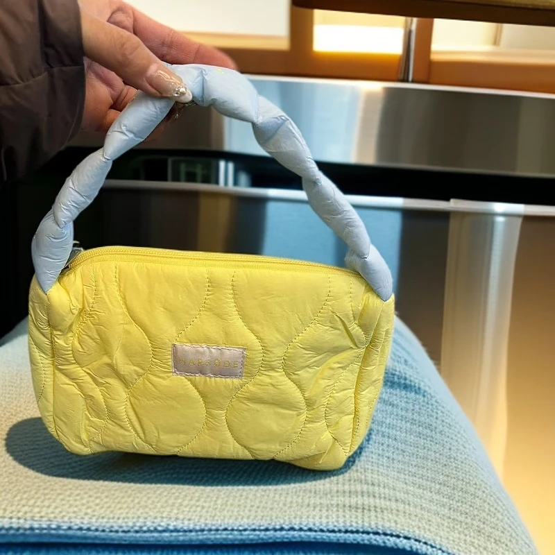 时尚黄色手提包