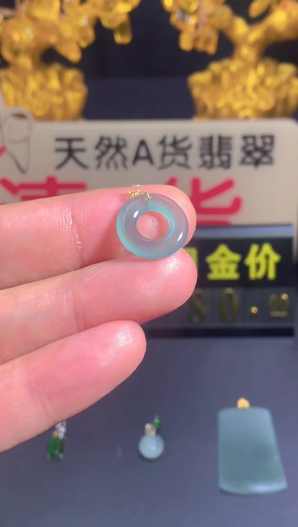 翡翠18K金镶嵌颈饰