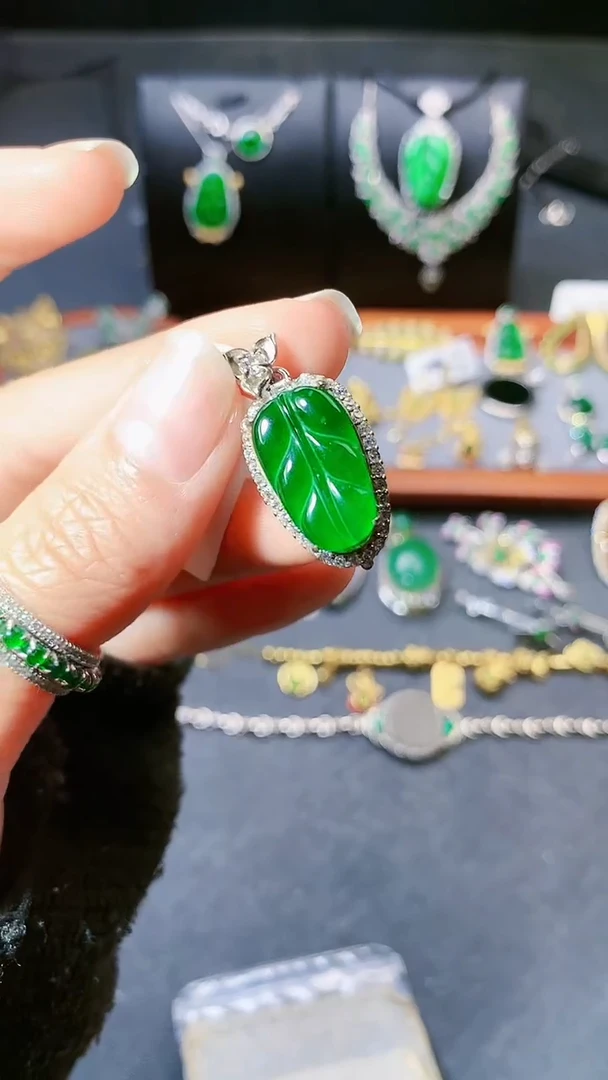 【闪购商品】翡翠颈饰银S925镶嵌吊坠