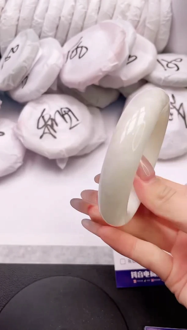 【闪购商品】和田玉手镯未镶嵌19L280-56