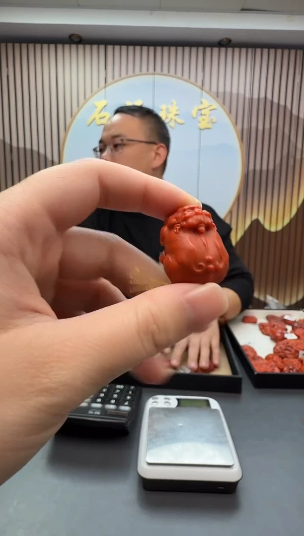 未镶嵌雕刻南红玛瑙130ZB0104产品一个