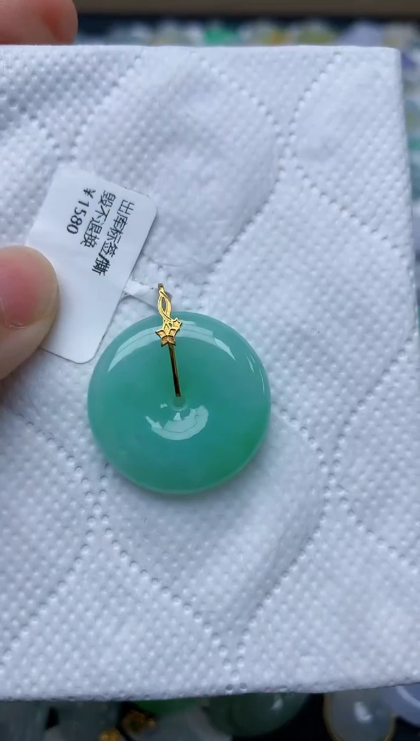 翡翠18K金镶嵌颈饰天然缅甸A货翡翠