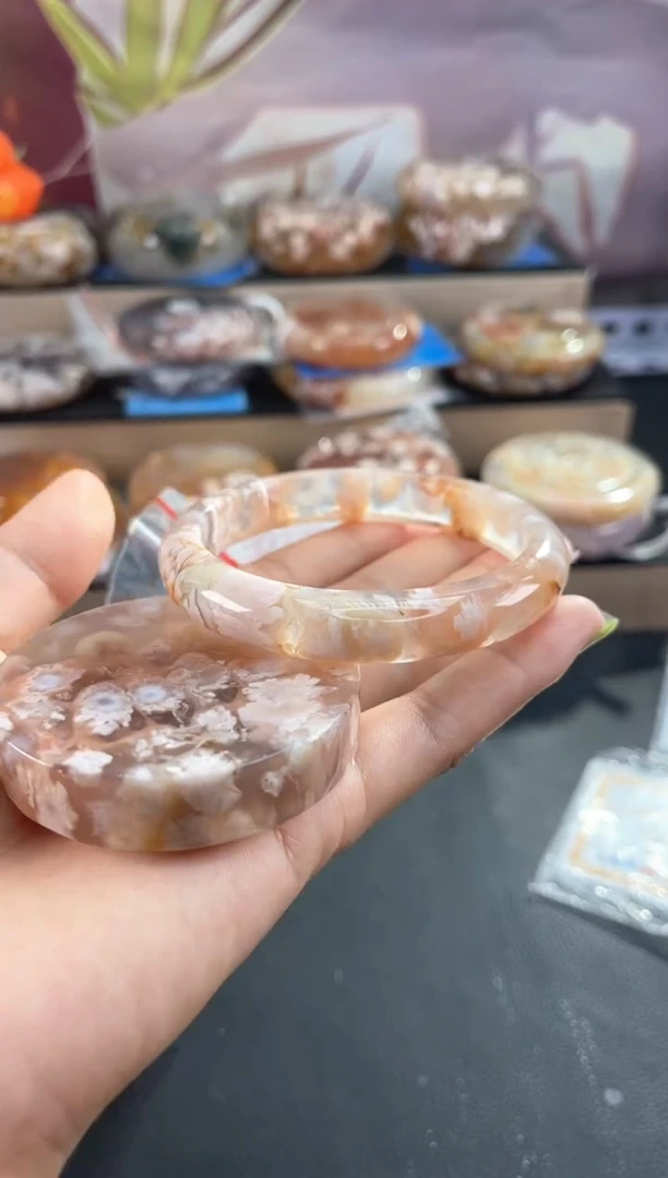 未镶嵌手镯石英质玉60