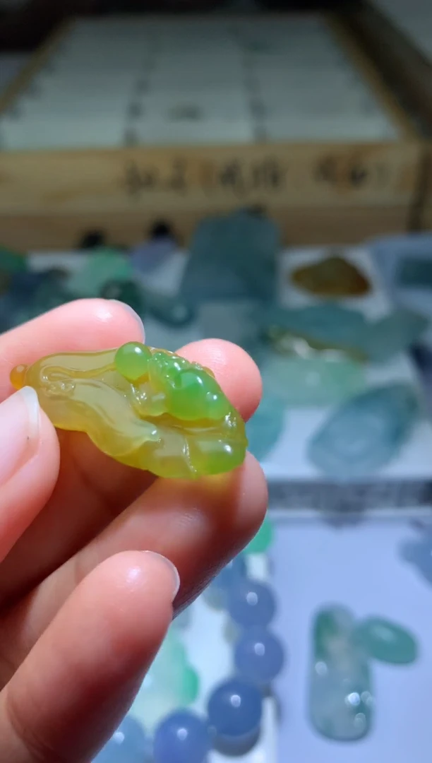 定制翡翠未镶嵌毛货
