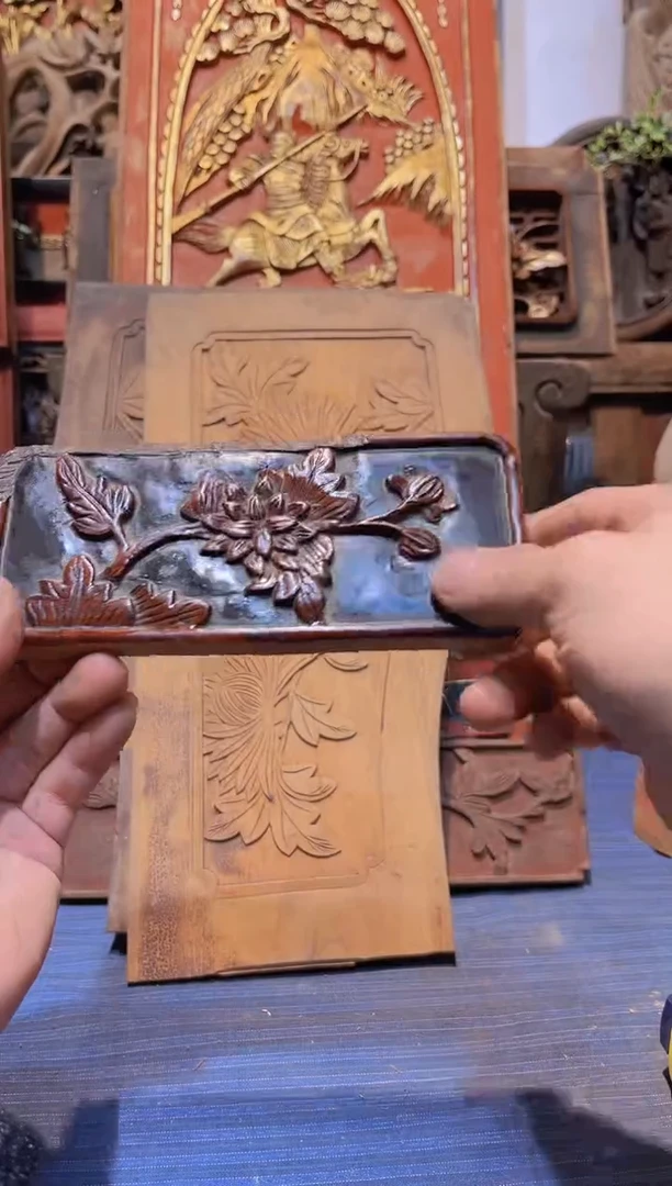 【闪购商品】香樟木老木雕老物件花板
