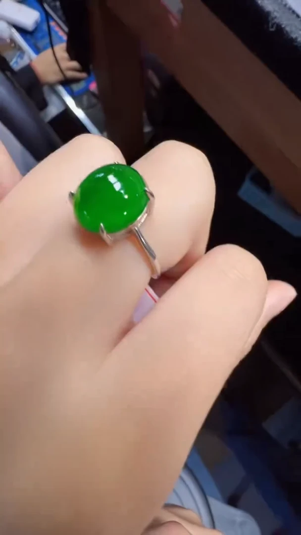 未镶嵌定制翡翠翡翠A货有轻微色差属于正常现象，戒指多样性发货1