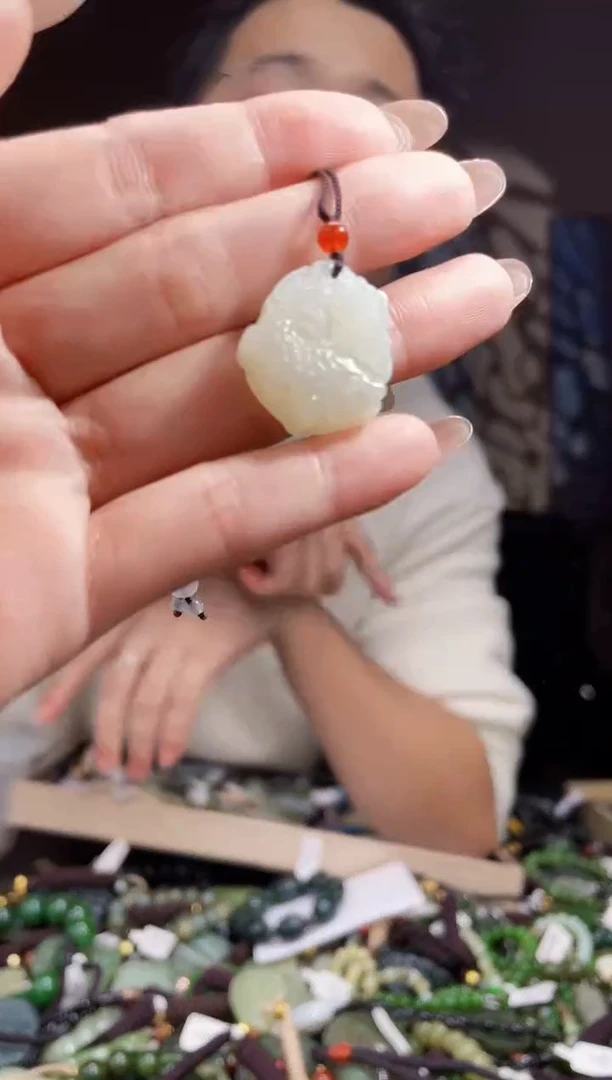 【闪购商品】和田玉颈饰未镶嵌拍一发一