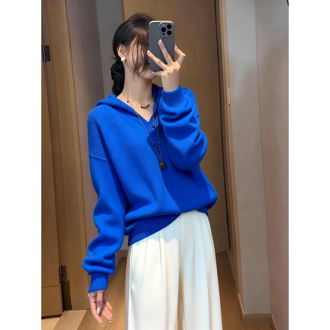 宽松显瘦随性慵懒风休闲日常通勤百搭款连帽蓝色上衣女2025冬毛衣