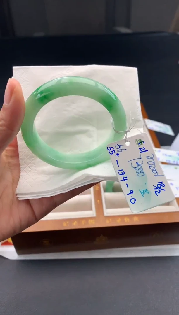 未镶嵌手镯翡翠翡翠自带#送人#，假一赔三