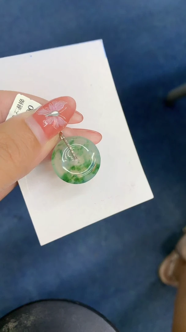 颈饰18K金镶嵌翡翠1