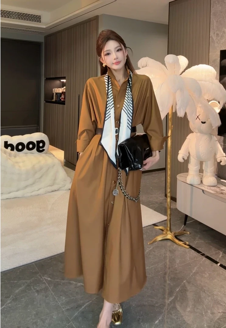 春季新款气质通勤高级感单排扣收腰系带风衣式连衣裙女小众设计