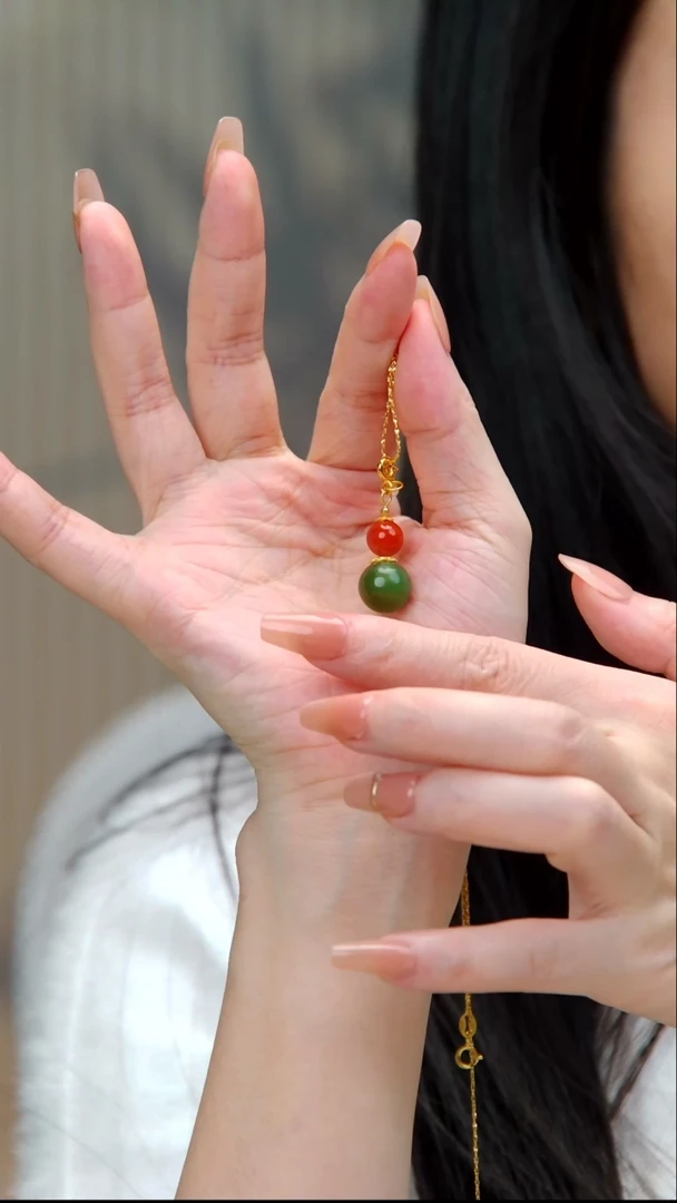 颈饰未镶嵌和田玉和田玉设计款吊坠  多样性发一