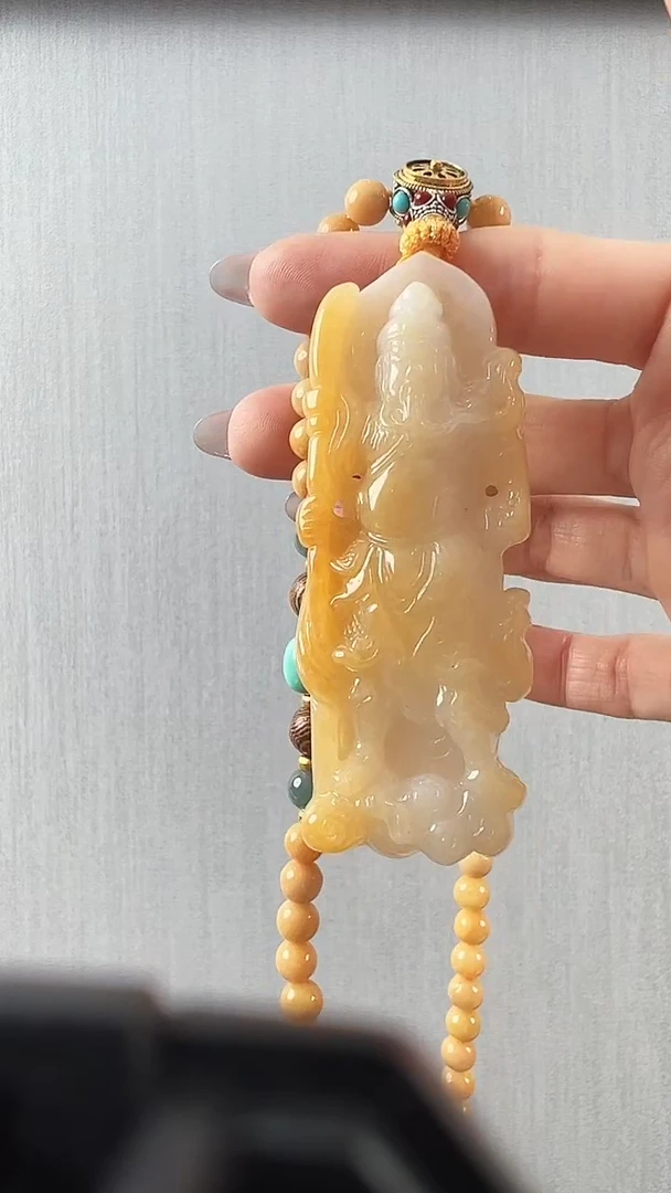翡翠未镶嵌颈饰关公