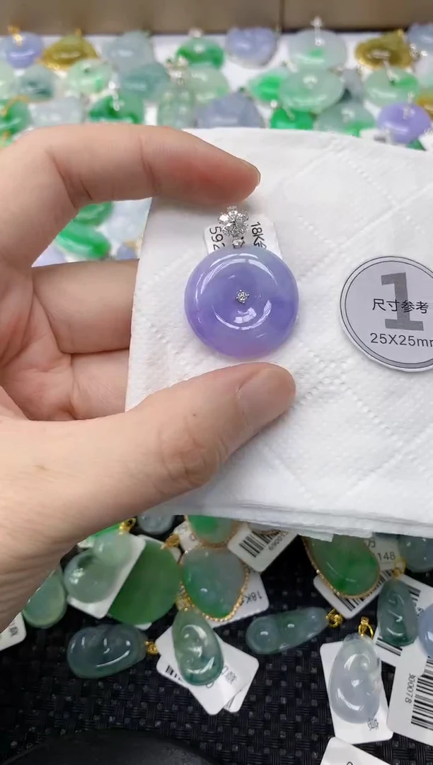 翡翠18K金镶嵌颈饰1111111111