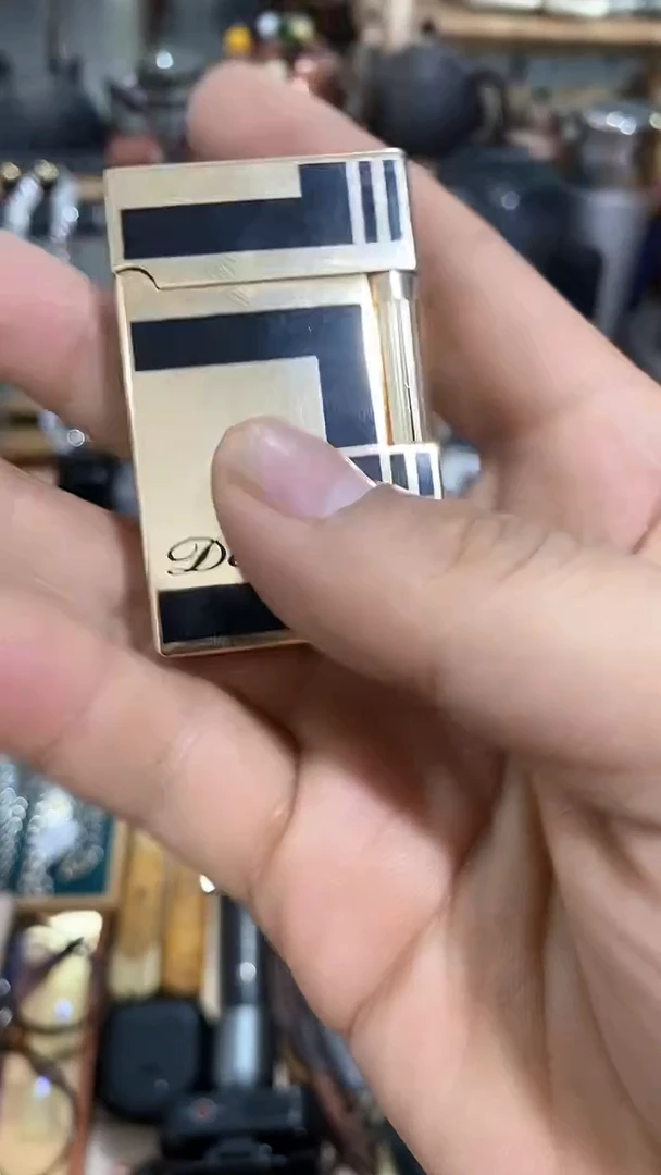 瓷片闪购商品  如图所示